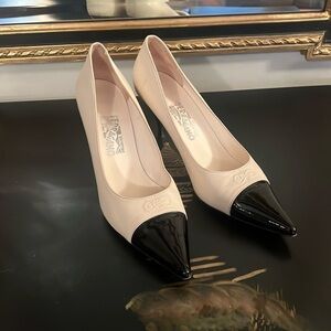 Salvatore Ferragamo Bicolor Classic Leather Cap Toe Pumps Sz 10 B